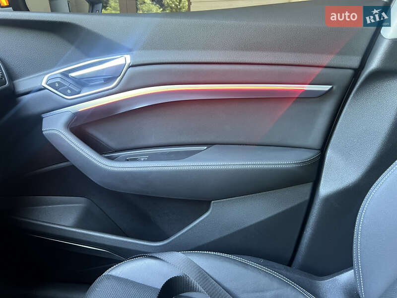Внедорожник / Кроссовер Audi e-tron 2019 в Львове