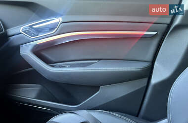 Внедорожник / Кроссовер Audi e-tron 2019 в 