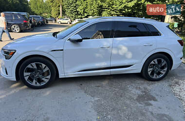 Внедорожник / Кроссовер Audi e-tron 2019 в 