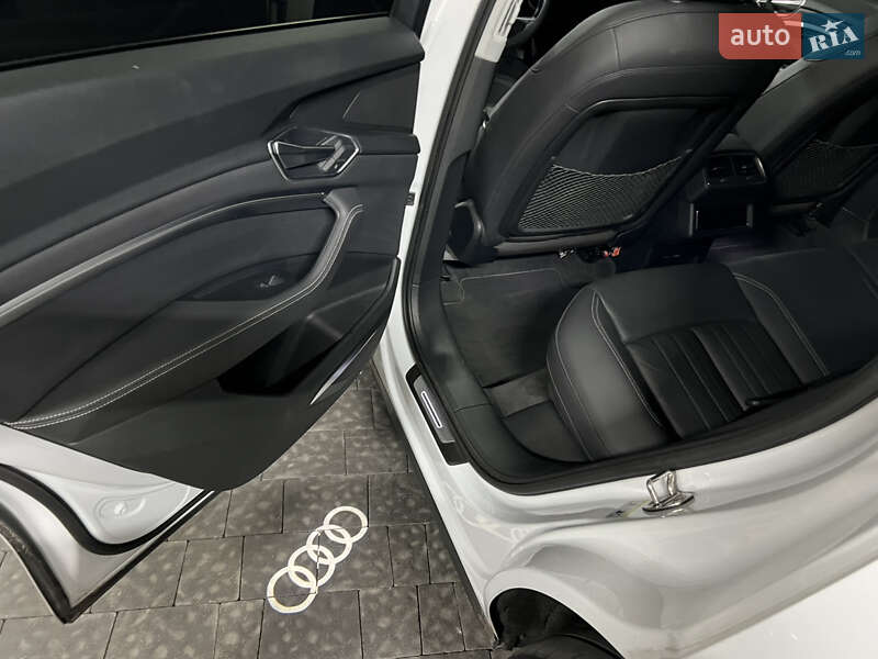 Внедорожник / Кроссовер Audi e-tron 2019 в Львове