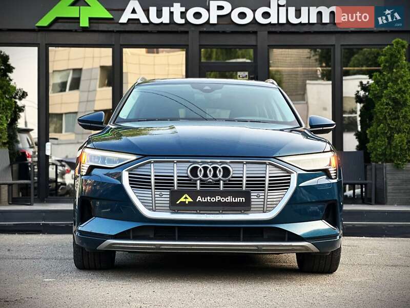 Внедорожник / Кроссовер Audi e-tron 2019 в Киеве