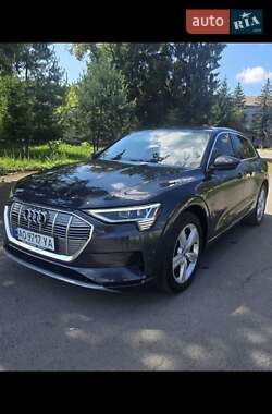 Внедорожник / Кроссовер Audi e-tron 2019 в 
