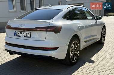 Внедорожник / Кроссовер Audi e-tron 2021 в 