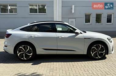 Внедорожник / Кроссовер Audi e-tron 2021 в 