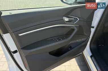 Внедорожник / Кроссовер Audi e-tron 2021 в 
