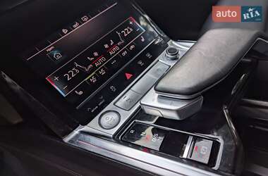 Внедорожник / Кроссовер Audi e-tron 2020 в 