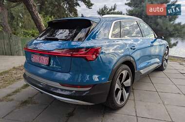 Внедорожник / Кроссовер Audi e-tron 2020 в 