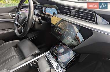 Внедорожник / Кроссовер Audi e-tron 2020 в 