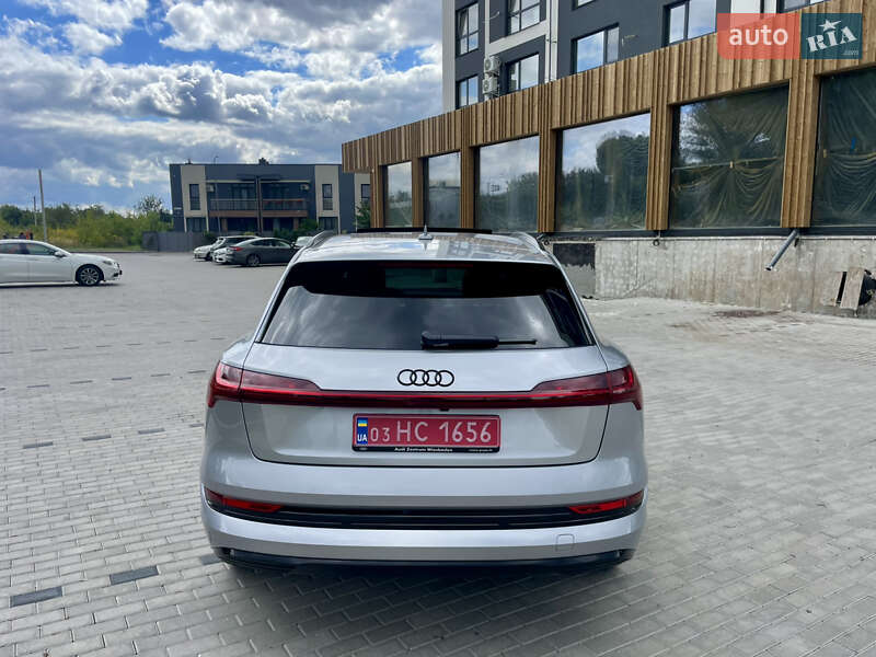 Внедорожник / Кроссовер Audi e-tron 2022 в Ровно