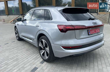Внедорожник / Кроссовер Audi e-tron 2022 в 