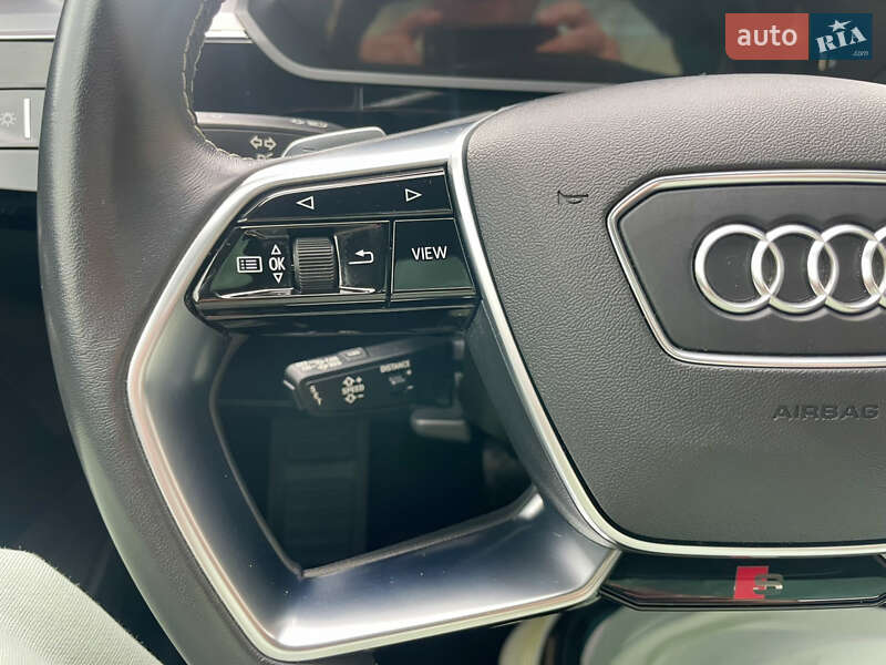 Внедорожник / Кроссовер Audi e-tron 2022 в Ровно