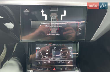 Внедорожник / Кроссовер Audi e-tron 2022 в 