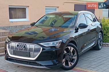 Внедорожник / Кроссовер Audi e-tron 2023 в 