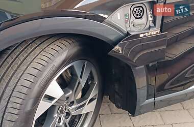 Внедорожник / Кроссовер Audi e-tron 2023 в 