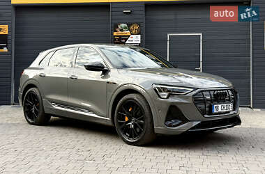Позашляховик / Кросовер Audi e-tron 2022 в Мукачевому