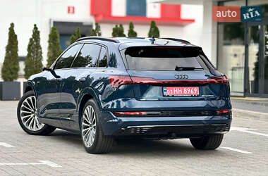 Внедорожник / Кроссовер Audi e-tron 2020 в 