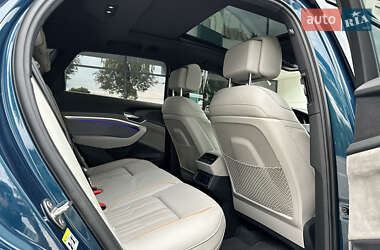 Внедорожник / Кроссовер Audi e-tron 2020 в 