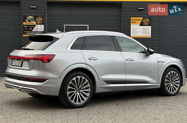 Внедорожник / Кроссовер Audi e-tron 2021 в 