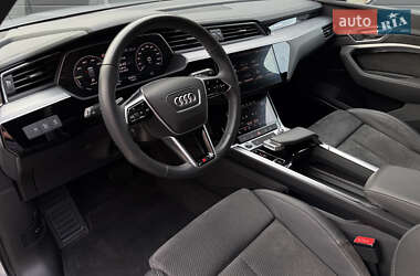 Внедорожник / Кроссовер Audi e-tron 2021 в 