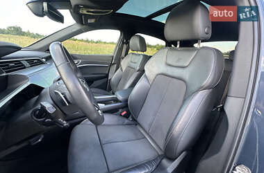 Внедорожник / Кроссовер Audi e-tron 2022 в 