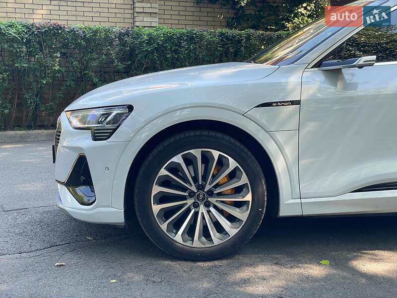 Позашляховик / Кросовер Audi e-tron 2020 в Києві