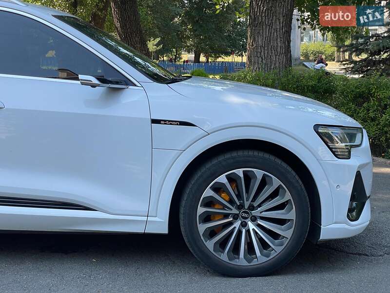 Позашляховик / Кросовер Audi e-tron 2020 в Києві
