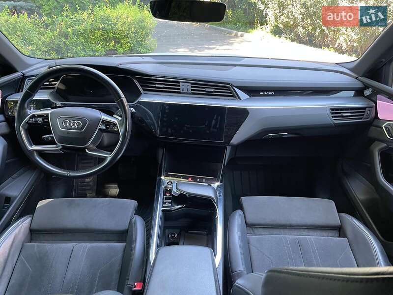 Позашляховик / Кросовер Audi e-tron 2020 в Києві