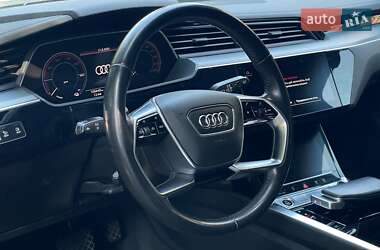 Внедорожник / Кроссовер Audi e-tron 2020 в 