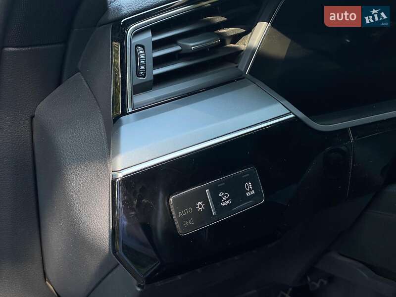 Позашляховик / Кросовер Audi e-tron 2020 в Києві