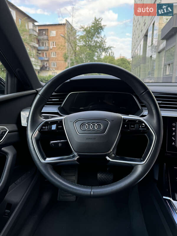 Позашляховик / Кросовер Audi e-tron 2021 в Києві