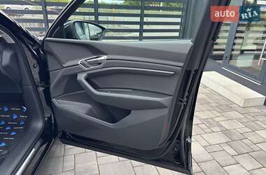 Внедорожник / Кроссовер Audi e-tron 2019 в 