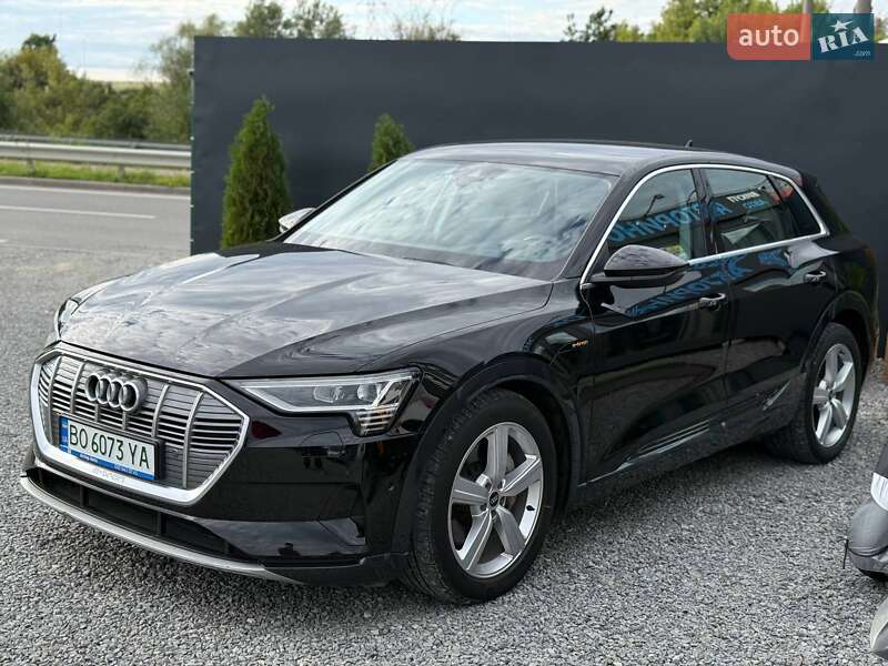 Внедорожник / Кроссовер Audi e-tron 2021 в 