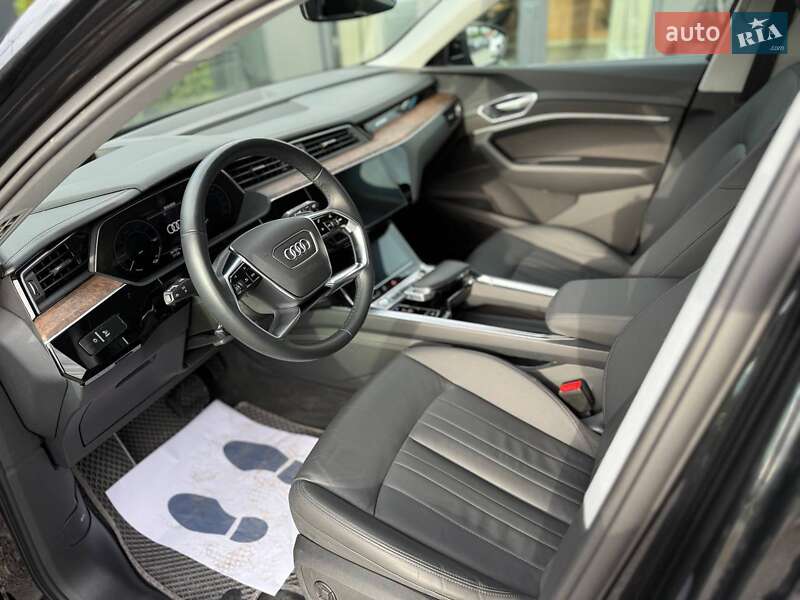 Позашляховик / Кросовер Audi e-tron 2021 в Тернополі