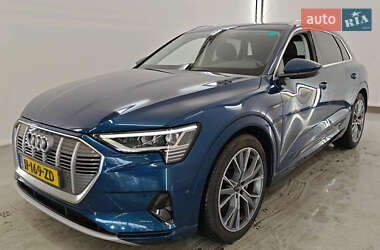 Внедорожник / Кроссовер Audi e-tron 2020 в 