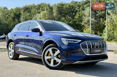 Позашляховик / Кросовер Audi e-tron 2020 в 