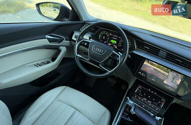 Позашляховик / Кросовер Audi e-tron 2020 в 
