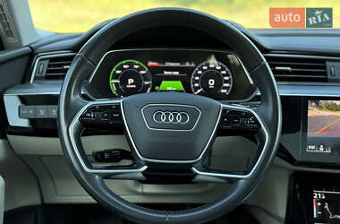 Позашляховик / Кросовер Audi e-tron 2020 в 
