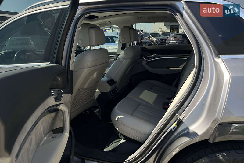 Внедорожник / Кроссовер Audi e-tron 2019 в Мукачево