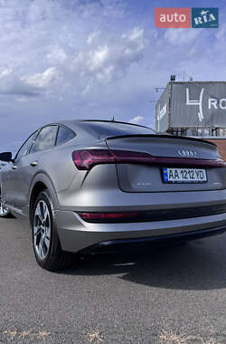 Внедорожник / Кроссовер Audi e-tron 2020 в 