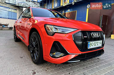 Внедорожник / Кроссовер Audi e-tron 2020 в 