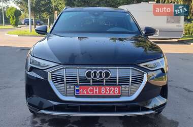 Позашляховик / Кросовер Audi e-tron 2021 в 