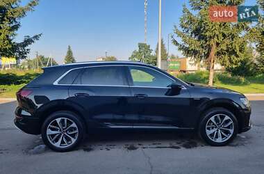 Позашляховик / Кросовер Audi e-tron 2021 в 