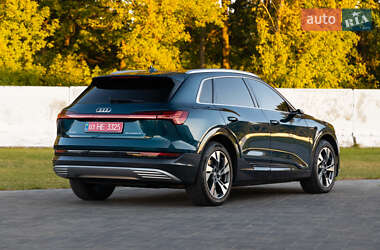 Внедорожник / Кроссовер Audi e-tron 2019 в 