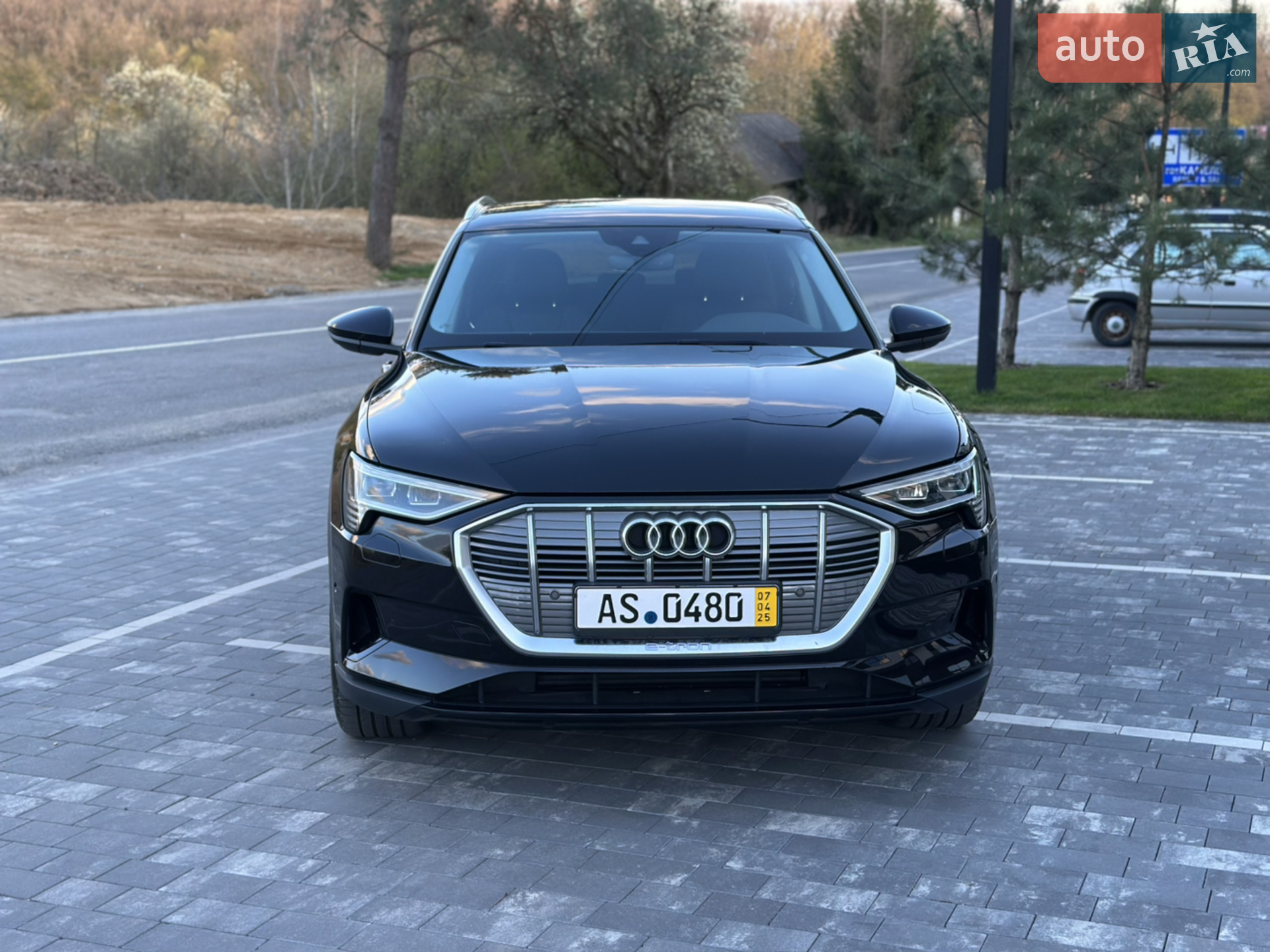 2020 Audi e-tron - мініатюра 2