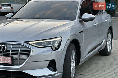 Позашляховик / Кросовер Audi e-tron 2019 в 