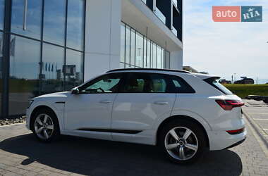 Внедорожник / Кроссовер Audi e-tron 2020 в 