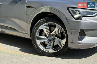 Внедорожник / Кроссовер Audi e-tron 2019 в 
