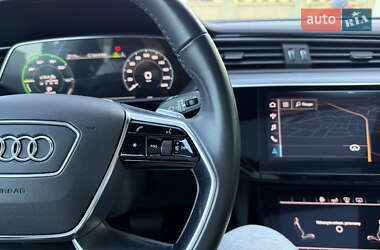 Внедорожник / Кроссовер Audi e-tron 2019 в 