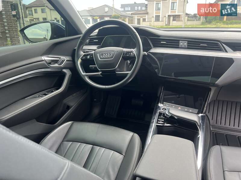 Внедорожник / Кроссовер Audi e-tron 2021 в Ровно