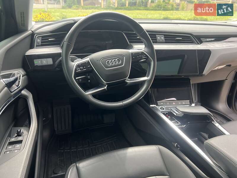Внедорожник / Кроссовер Audi e-tron 2021 в Ровно
